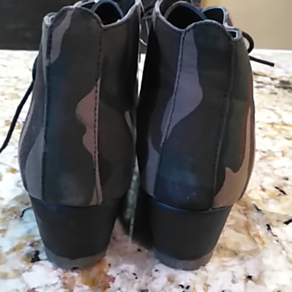 Shoes - Picture 7 of 7